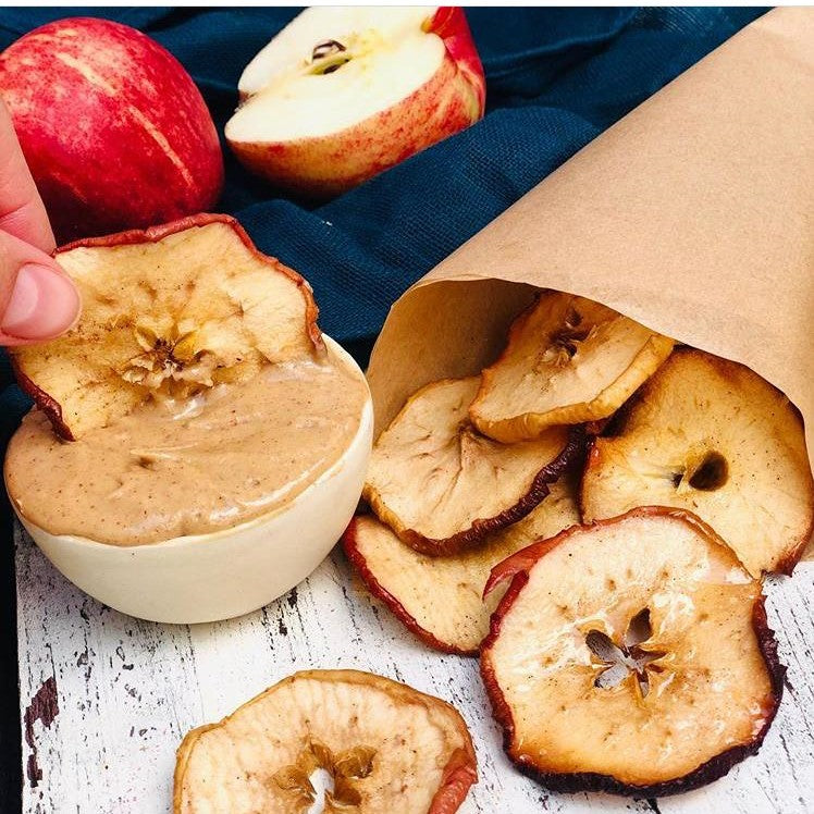  Baked apple slices & peanut butter dip 